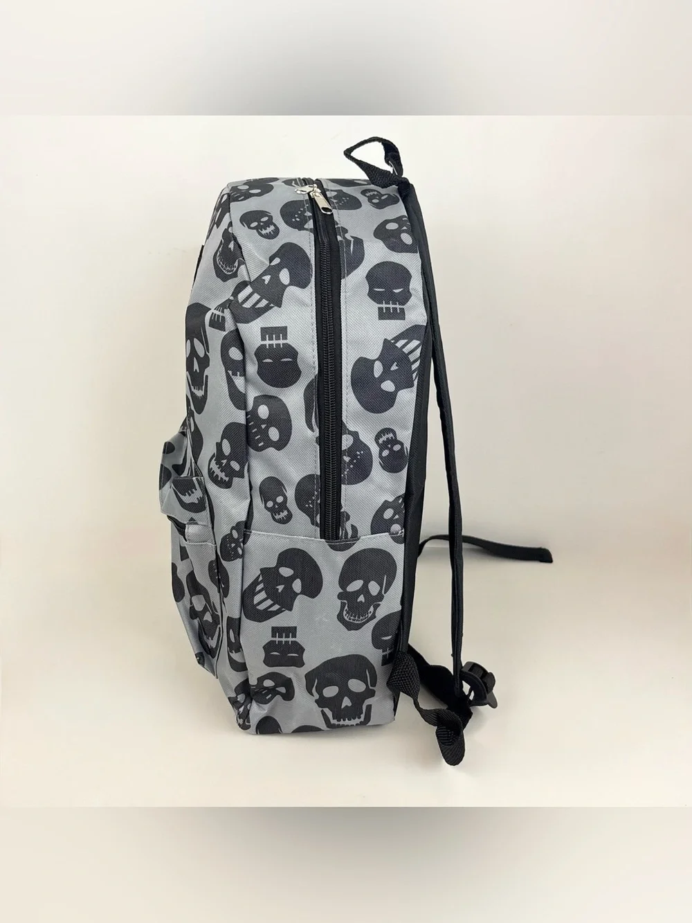 Skull & Roses 🌹💀Goth Punk Backpack New Without Tags - Picture 4 of 13
